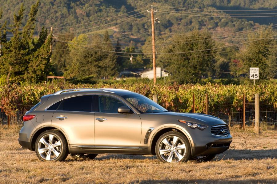  Infiniti FX50 S 2010 года  (фото 7 из 13)